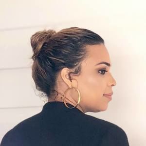 Meet your Posher, Adri